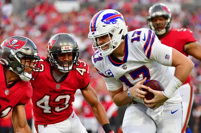 Featured image for Free NFL Pick for Thursday Night Football: Tampa Bay Buccaneers vs. Buffalo Bills Showdown
